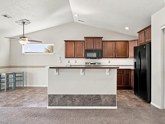 5th image of 6914 Yellowstone Dr