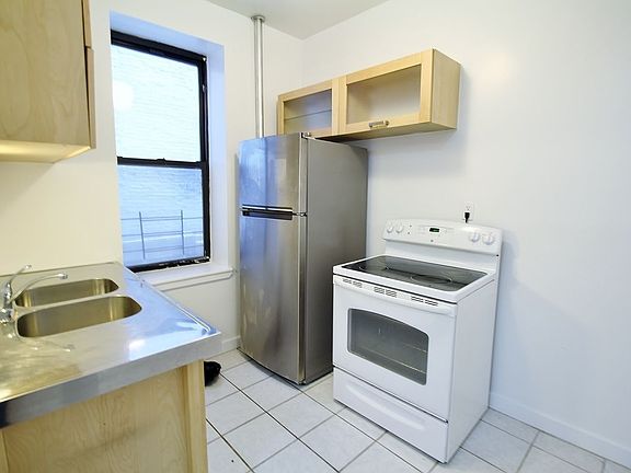 2nd image of 528 W 152nd St APT 3