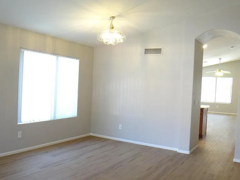 12425 W Missouri Ave — Photo 5