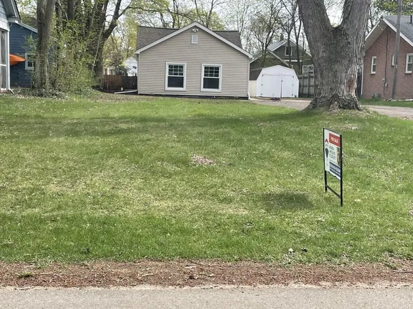 309 E Meadow Heights Ave, Jackson, MI 49203