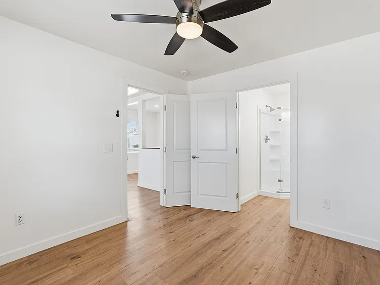 1718 N 26th Pl — Photo 12