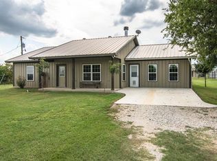 318 Strawberry Ln, Rhome, TX 76078
