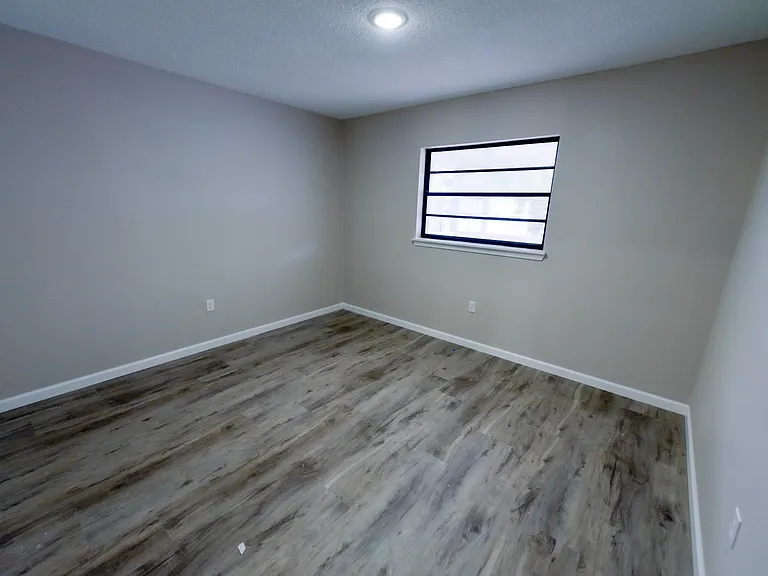 1412 N Tropical Ave — Photo 8
