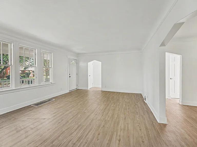 15224 Rossini Dr — Photo 13