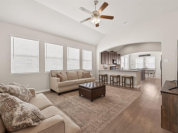 5th image of 6027 Prince Place Dr