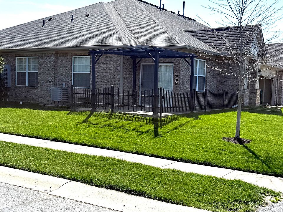 1st image of 6981 Park Square Dr APT C