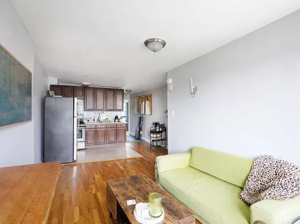 626 Willoughby Avenue image 1 of 8