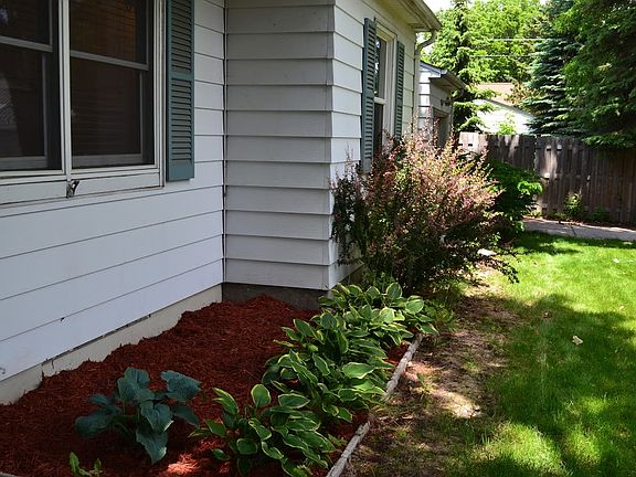 2nd image of 799 Hoyt Ave W