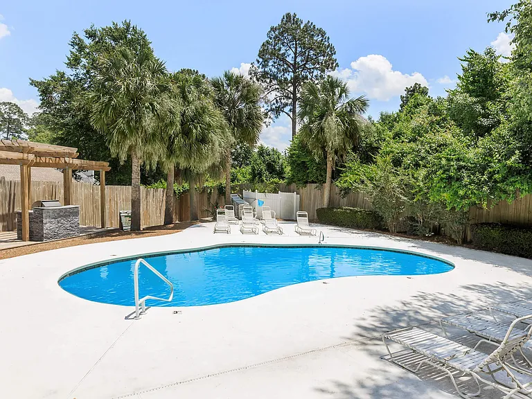 Baytree Condominiums — Photo 15