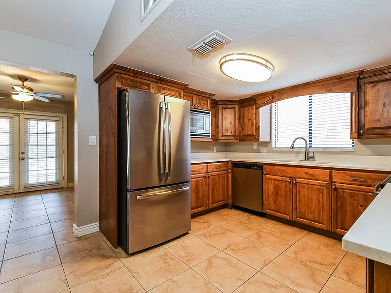 6106 E Ivyglen St — Photo 6