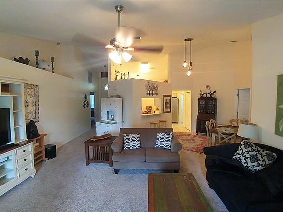 4th image of 19518 Wyndmill Cir