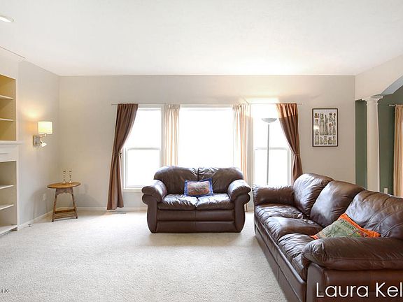 3rd image of 2217 Beatrice Dr NE