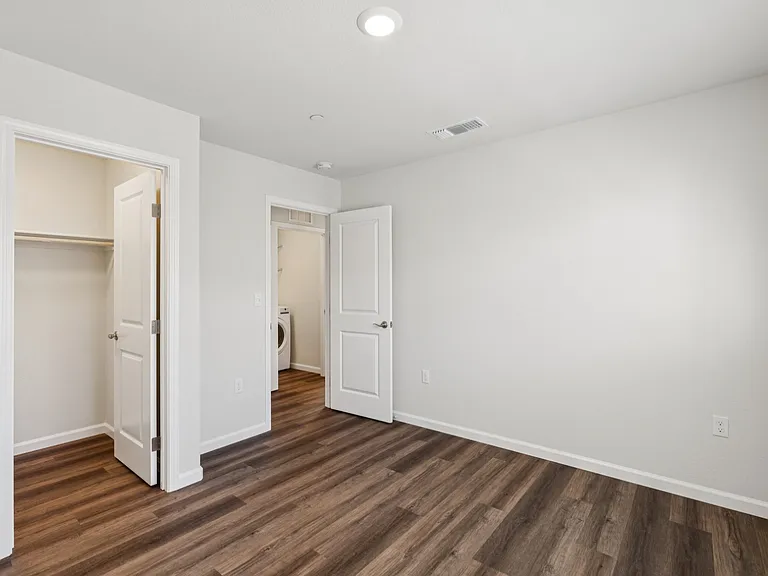 Astoria Place — Photo 38