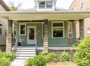 1946 W Farwell Ave, Chicago, IL 60626