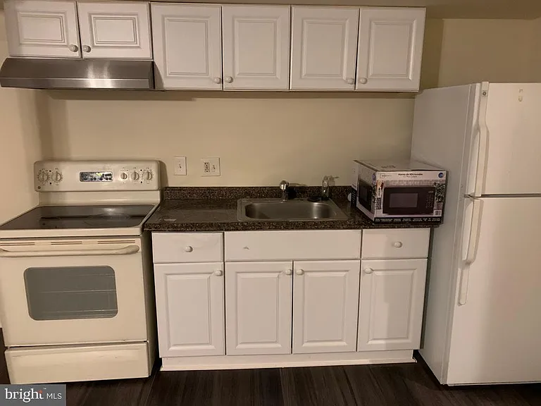 814 Johnson Grove Ln #A — Photo 6