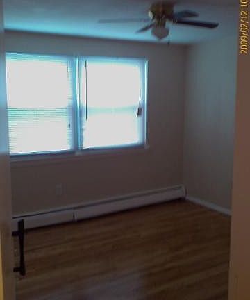 4th image of 44 Silver Ln APT 7