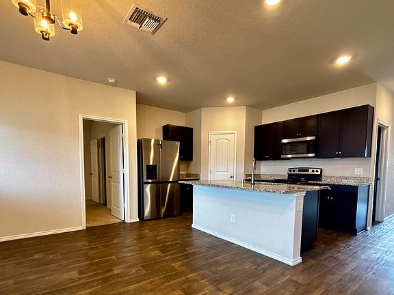4th image of 812 Indigo Way