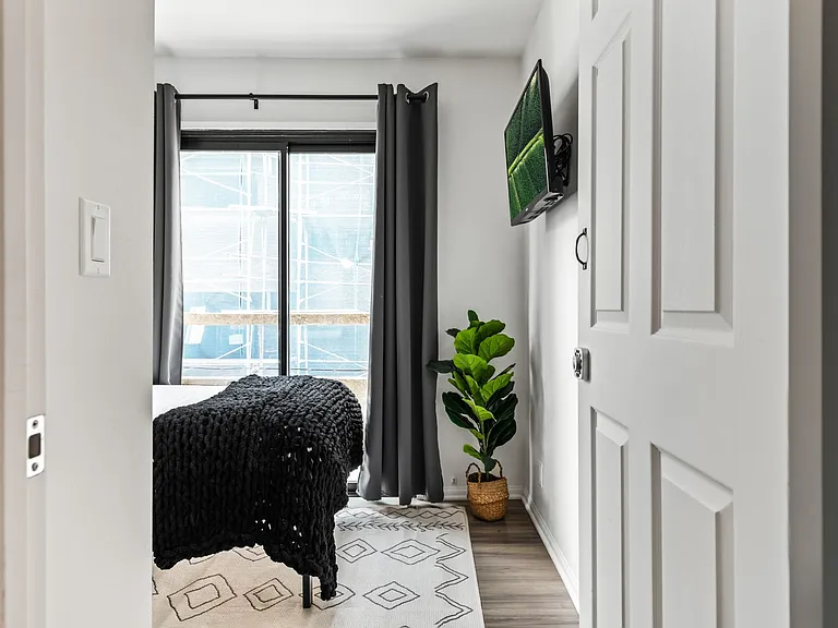 1823 Pelham Ave #8 — Photo 15