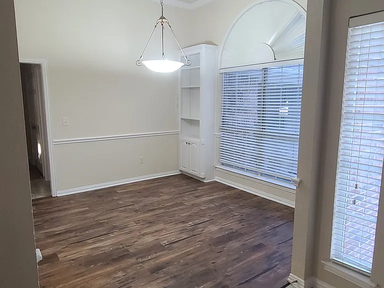505 Jessie St — Photo 10