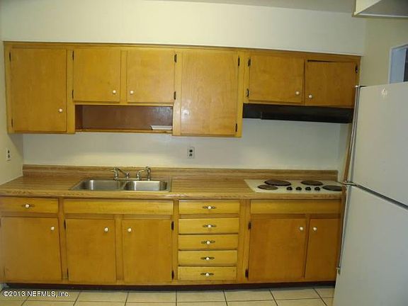 3rd image of 7508 Dalehurst Dr S