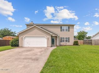 303 Mann St, Hubert, NC 28539