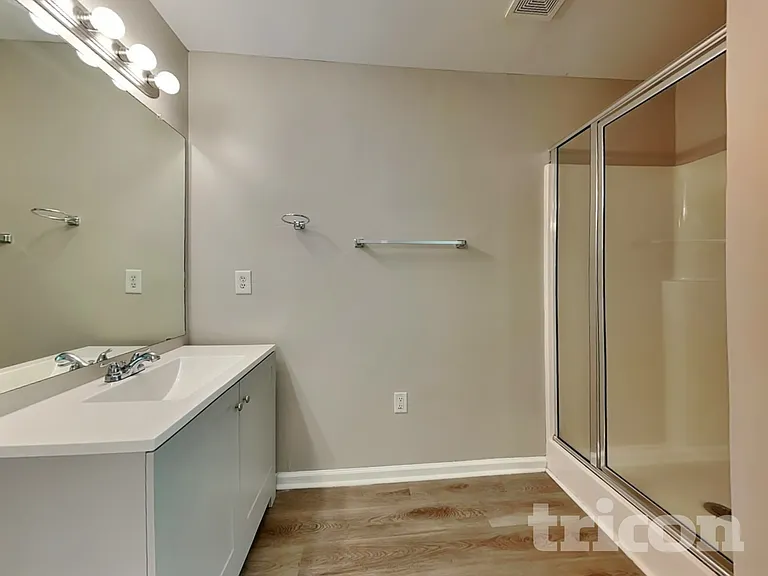 1219 Falls Creek Ct — Photo 10