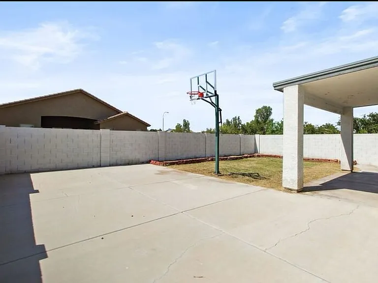 10231 W Raymond St — Photo 14