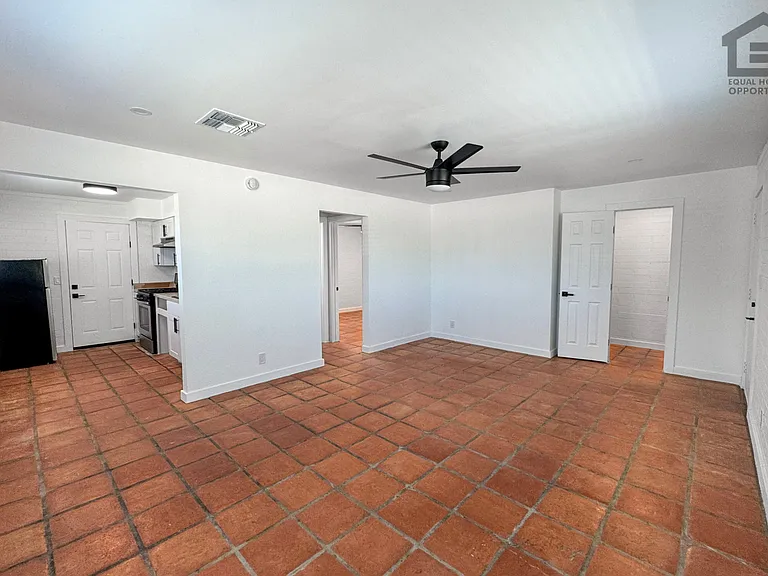 4933 E Willetta St — Photo 12