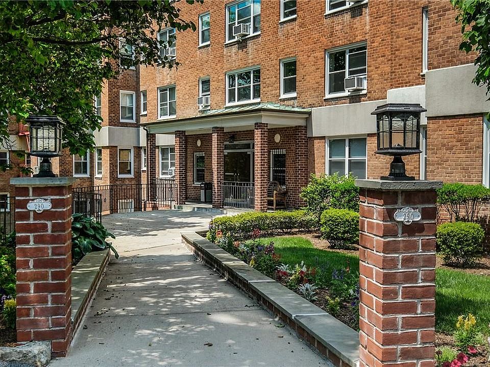 1st image of 290 Collins Avenue #6C