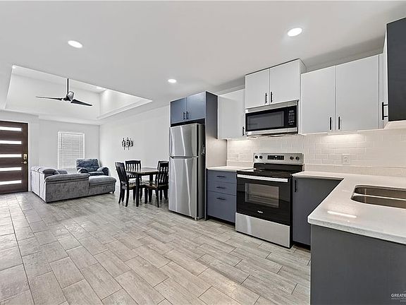5th image of 1605 W B St