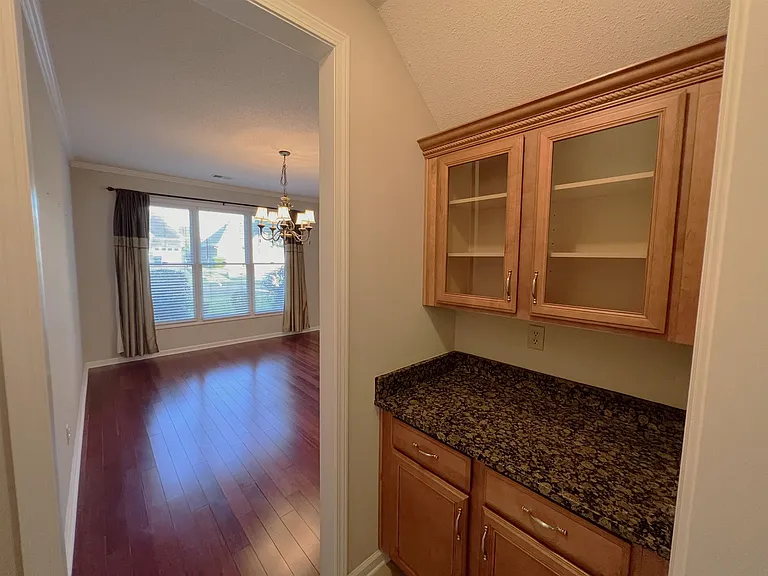 4883 Fox Springs Dr — Photo 6