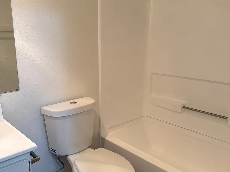 14133 Lemoli Ave #6 — Photo 4