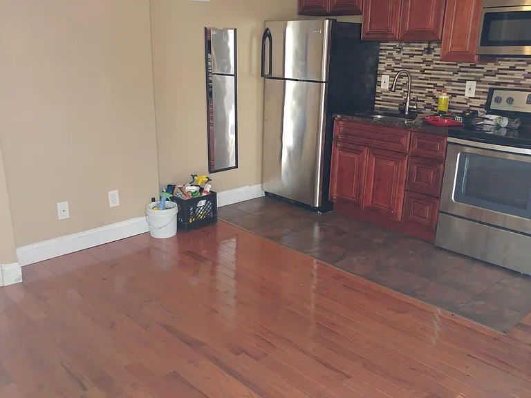 1715 W Huntingdon St #STUDIO — Photo 1