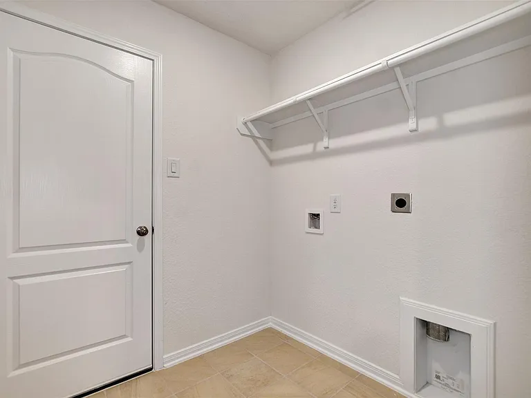 18214 Sessile Oak Dr — Photo 35
