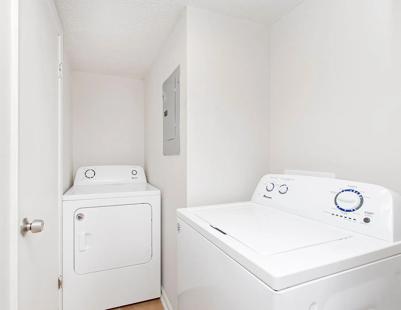 CM 8457 GOV — Photo 2