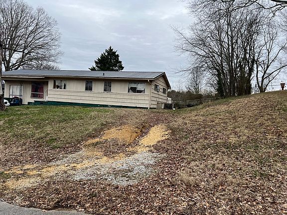 2nd image of 1306 Coleman Cir