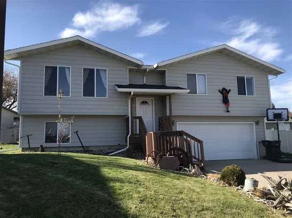 2118 Pauline Cir, Belle Fourche, SD 57717