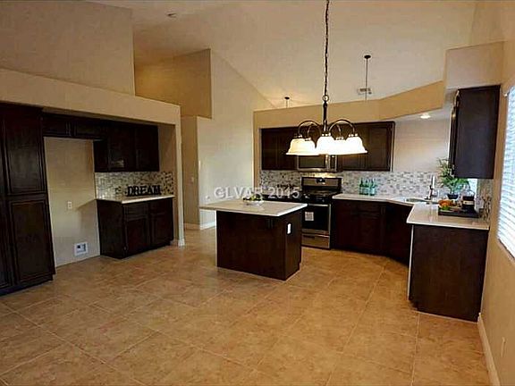 3rd image of 807 Poco Valle Ct