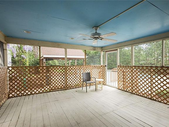5th image of 301 Woodberry Dr