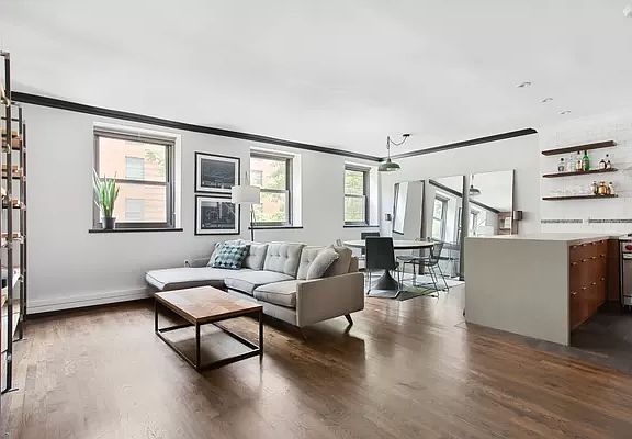 4th image of 454 W 46th St APT 2CN