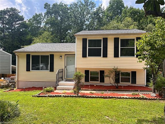 3rd image of 3511 Winchelsea Dr