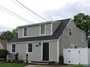 511 Burgess Dr, Saddle Brook, NJ 07663
