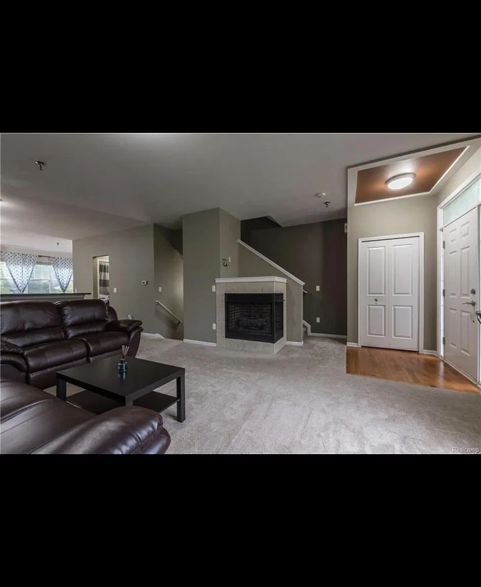 3 bed, 1649 sqft, $2,500 — Photo 2