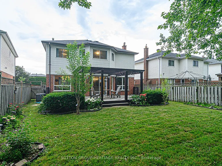 209 Bassett Blvd — Photo 47