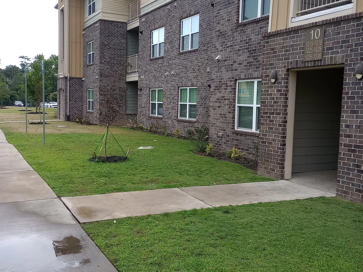 Peach Orchard Apts — Photo 2