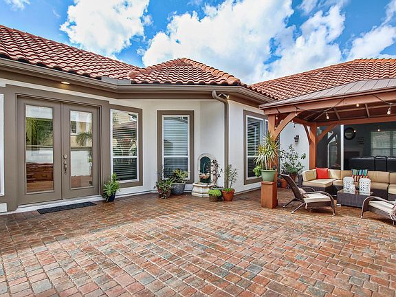2nd image of 3840 Catania Pl