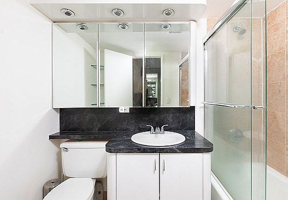 5th image of 225 E 86th St APT 307
