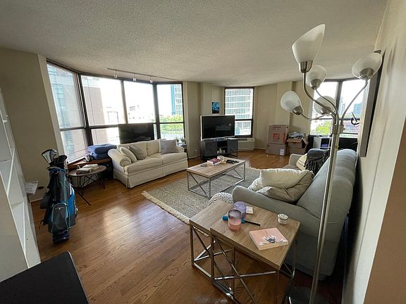 4th image of 899 S Plymouth Ct APT 708