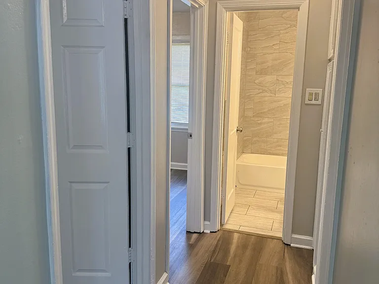 1644 Russwood Rd — Photo 8
