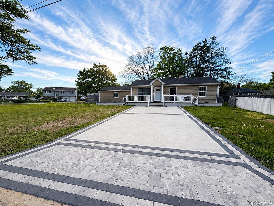 1st image of 1013 Merriam Road